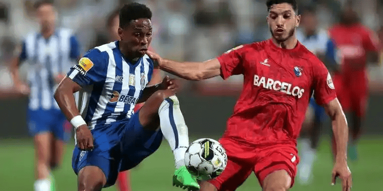 深圳男篮训练开放日；赛后战术微调引欢呼；葡超在即；轮换策略成焦点的简单介绍-9体育